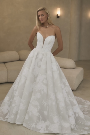 Wedding Dress - Casablanca Bridal Collection: 2640 - Guinevere | CasablancaBridal Bridal Gown