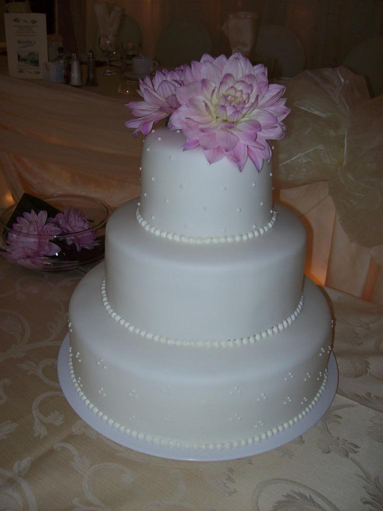 Natalya Cake: Pink Petals
